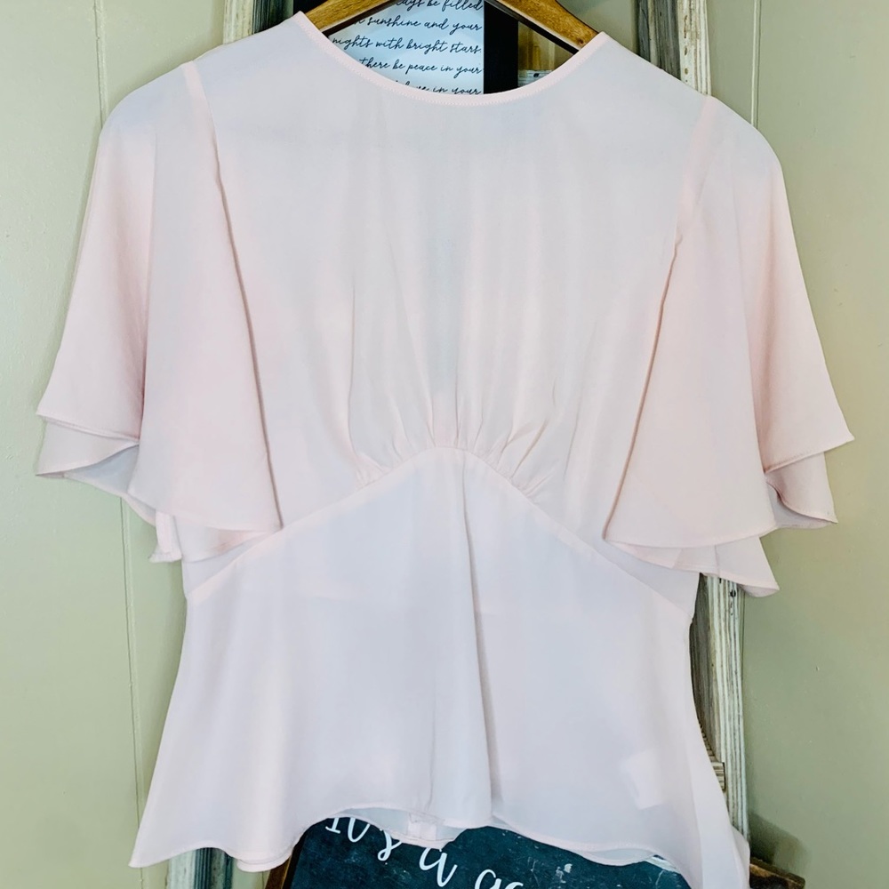 Flowy light pink blouse!